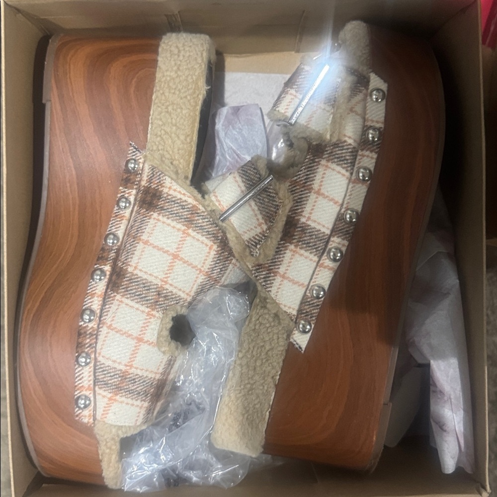 Jessica Simpson Plaid Platform Sandals - Cream and Brown
